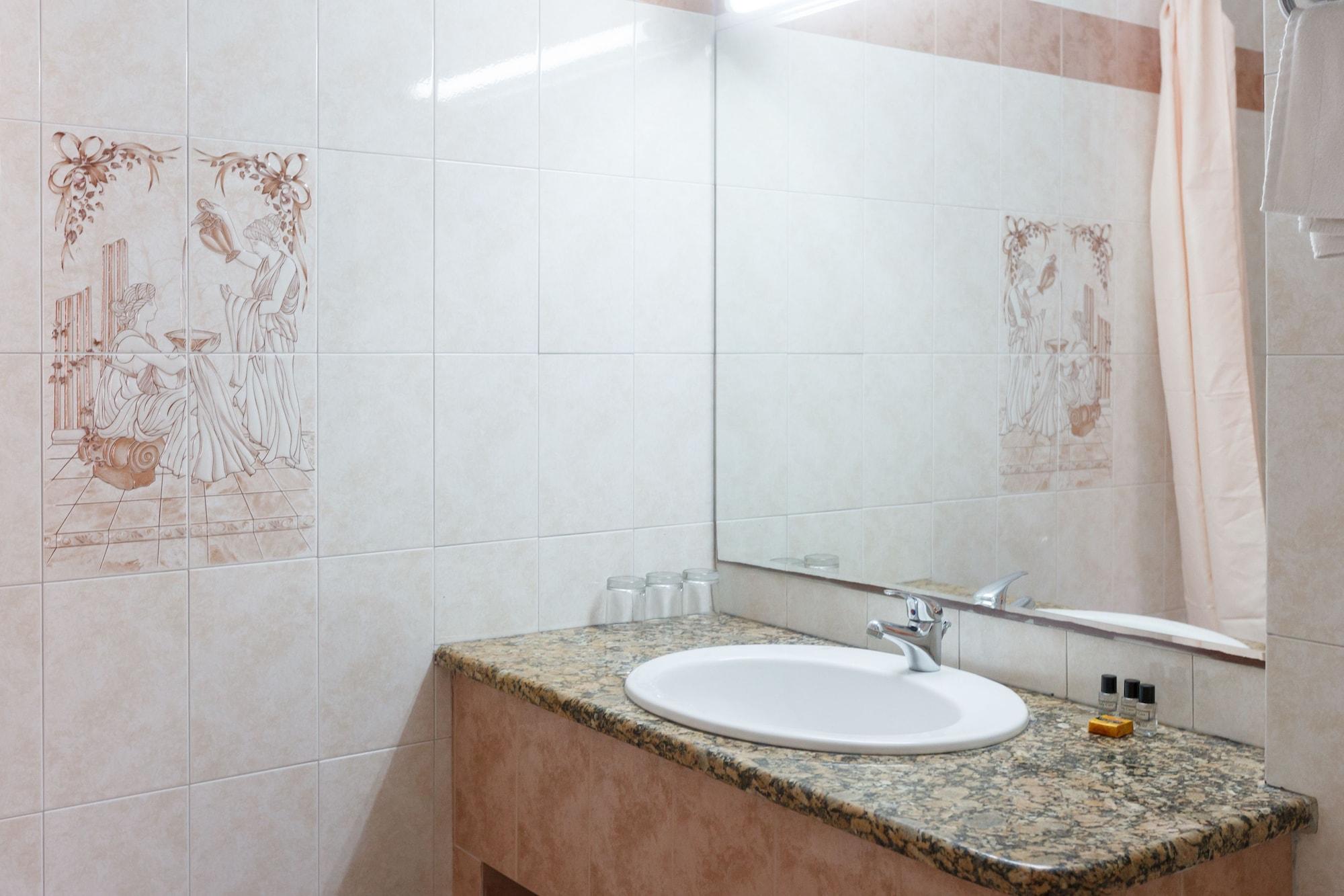 Epidavria Hotel تولو المظهر الخارجي الصورة